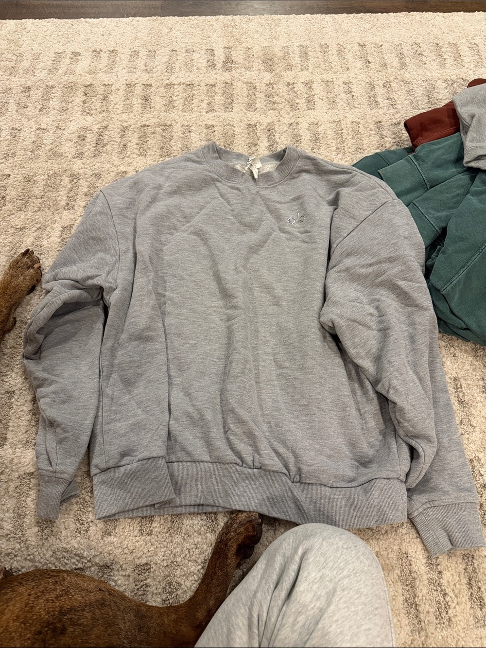 Alo yoga Classic women’s Crewneck Sweatshirt - Gray
